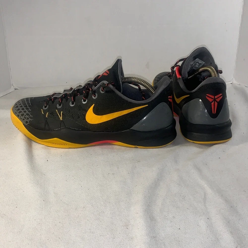 Nike dynamic athletic